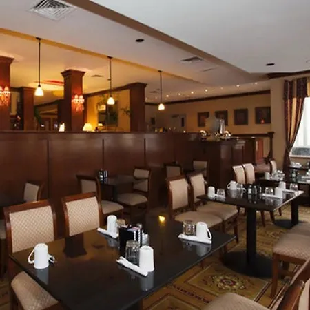 公寓式酒店 丽晶图维斯卡斯公寓加套房 3*